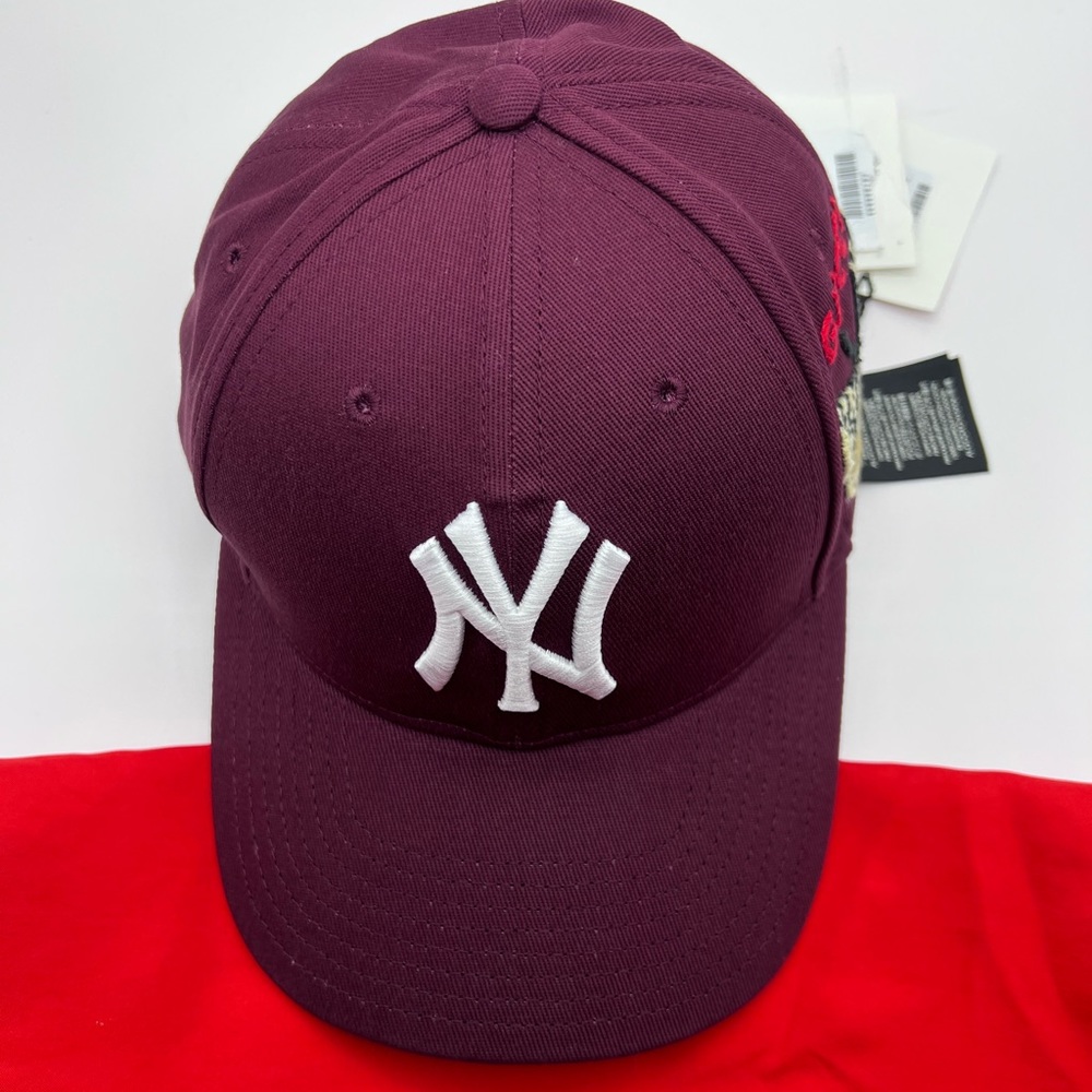 NWT Gucci NY Yankees Baseball Hat in Burgundy